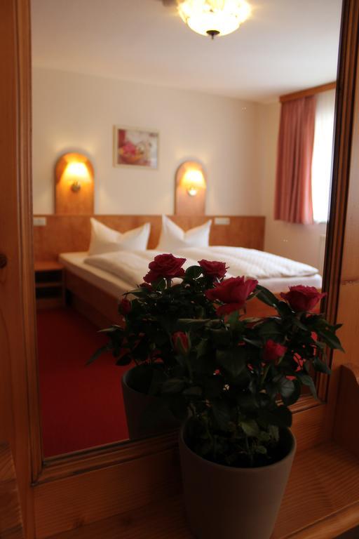 Gasthaus& Pension Zum Roten Haus Bad Schandau Ruang foto