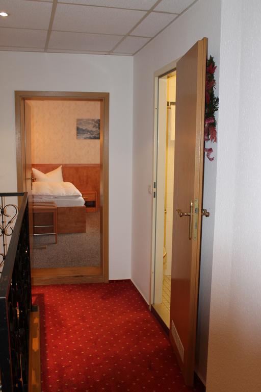 Gasthaus& Pension Zum Roten Haus Bad Schandau Ruang foto